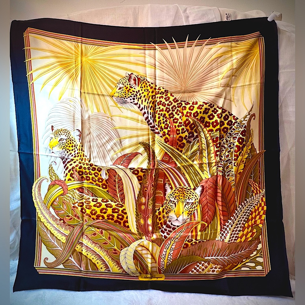 SOLD❗️Salvatore Ferragamo 100% silk scarf made in Italy